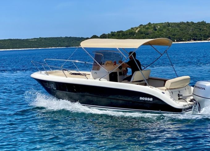 Sessa Marine Key Largo 20