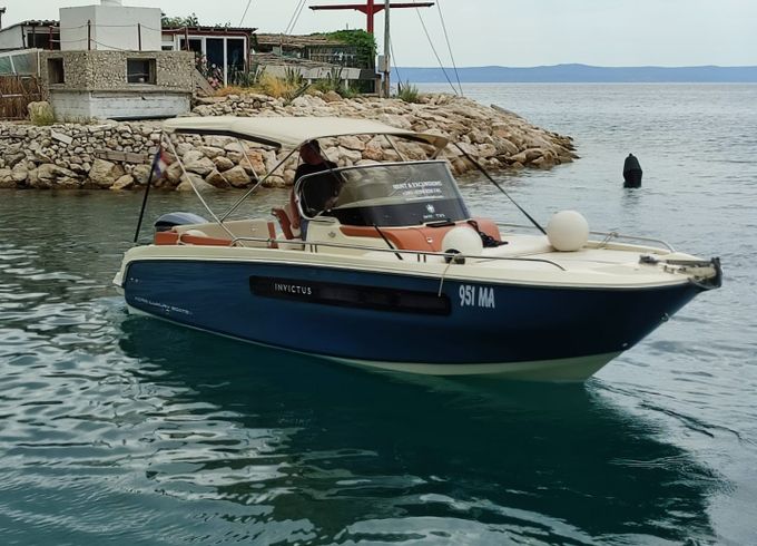 Invictus 240 CX