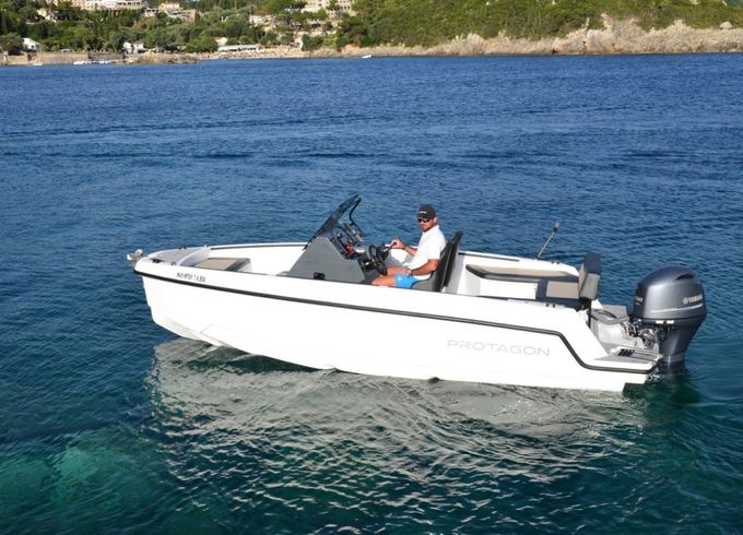 Yamaha Up To 7 Persons and 100 HP engine
