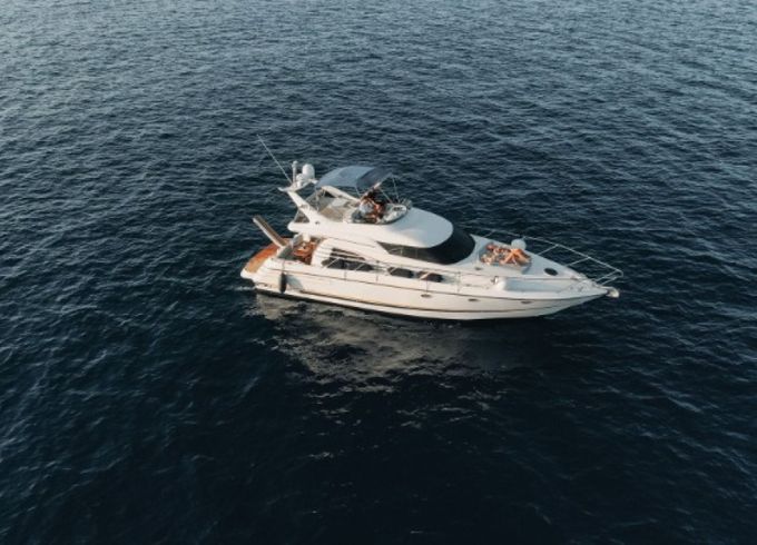 Sunseeker Manhattan 48 Fly