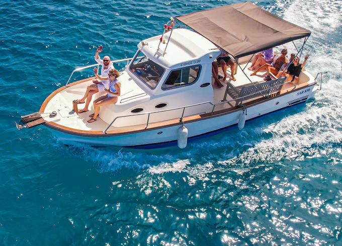 Saronic 830