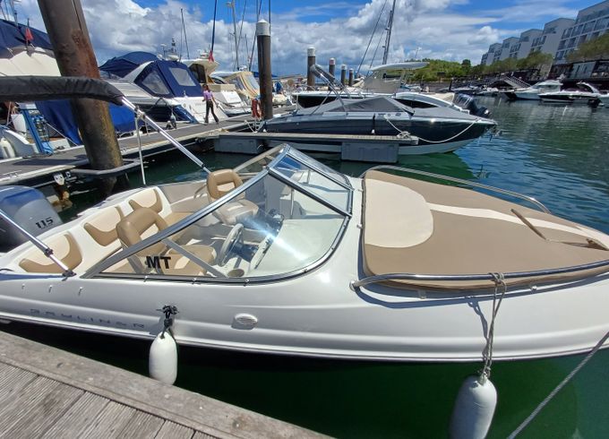 Bayliner Capri