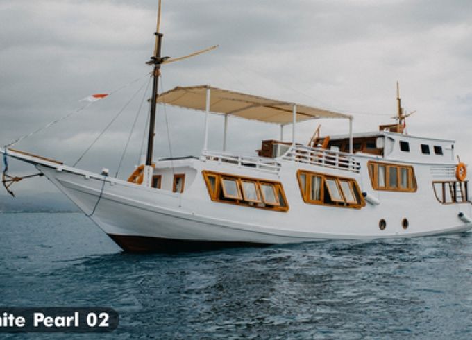 White Pearl 02 Phinisi Boat
