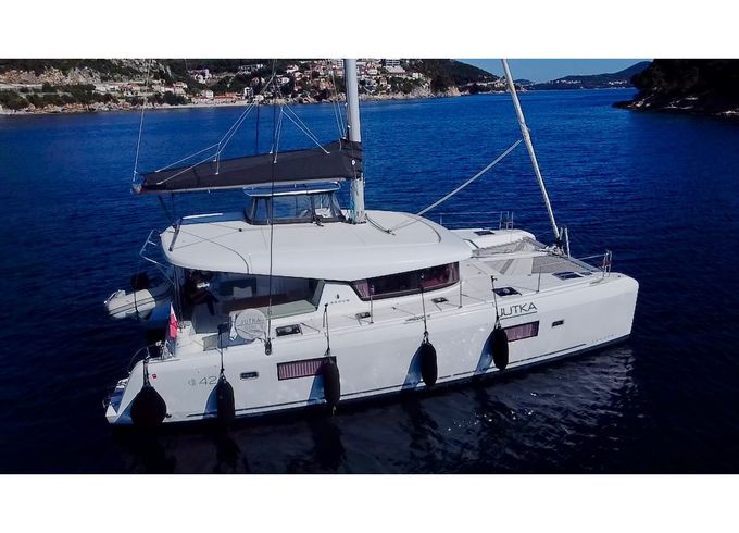 Lagoon 42