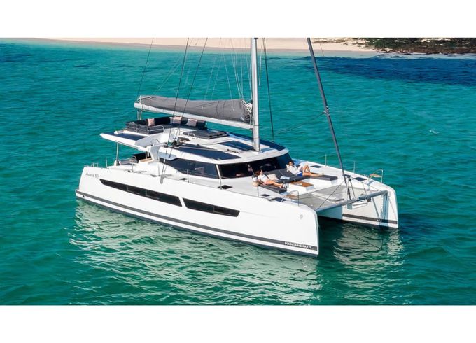 Fountaine Pajot Aura 51