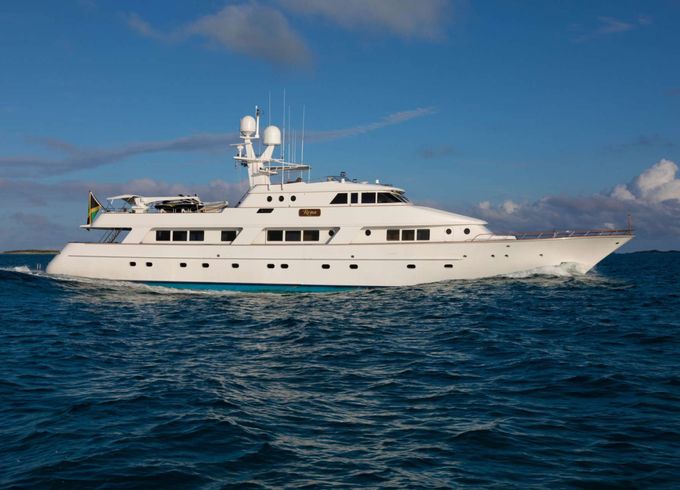 NQEA Yachts Jack Hargrave design RENA