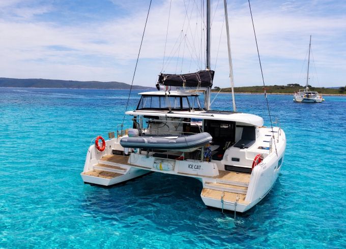 Lagoon 42