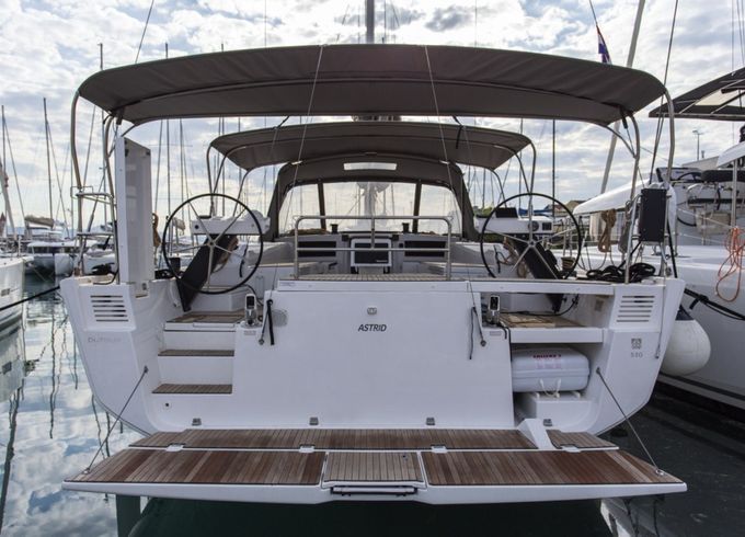 Dufour 530