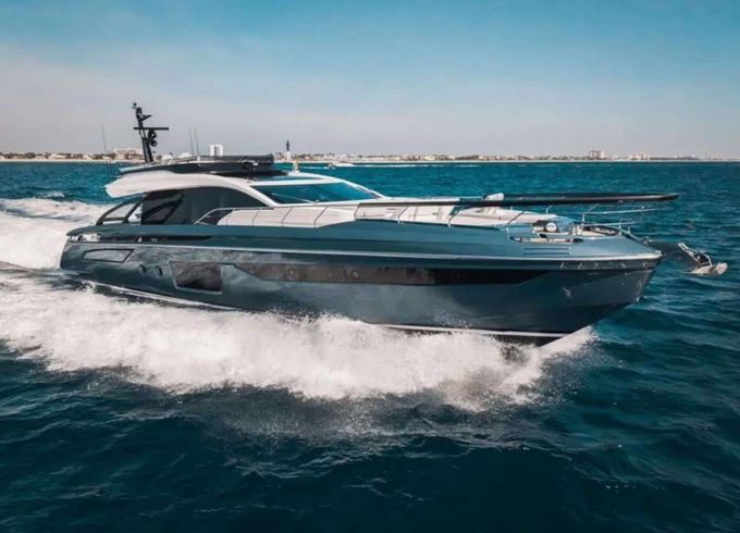 Azimut Six Seven