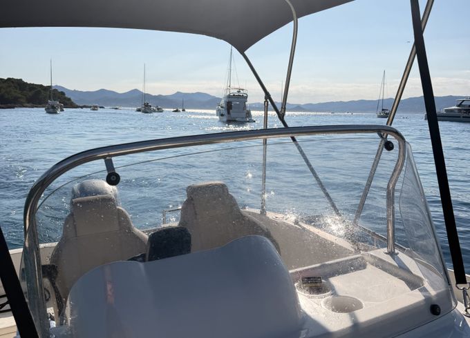 Quicksilver Activ 555 Open