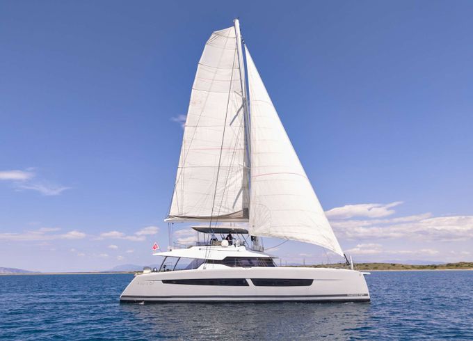 Fountaine Pajot SERENISSIMA