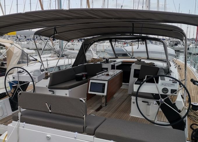 Dufour 470