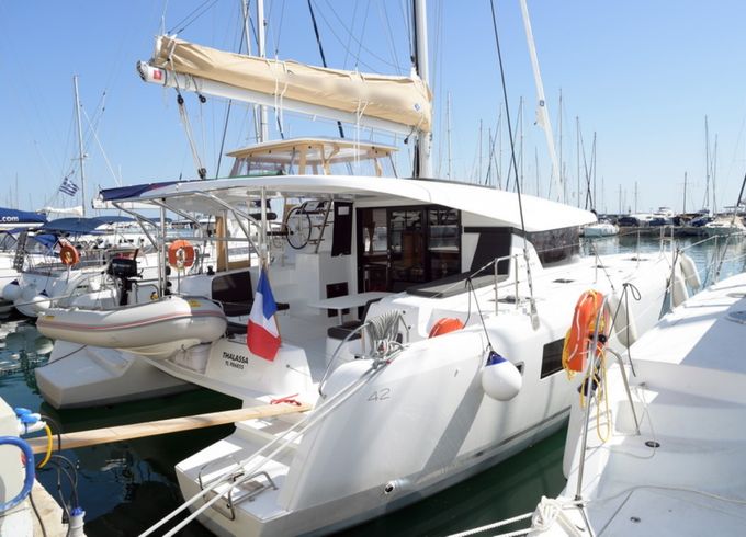 Lagoon 42
