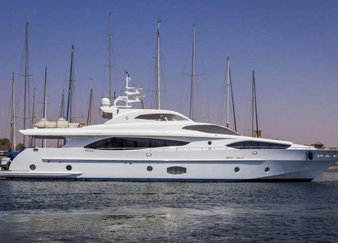 Majesty Yachts 121 FEET