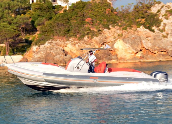 Yamaha Up To 12 Persons and 2 X 300 HP engine