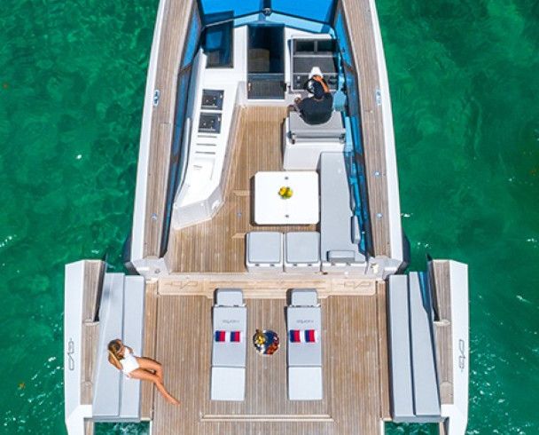 EVO Yachts R4
