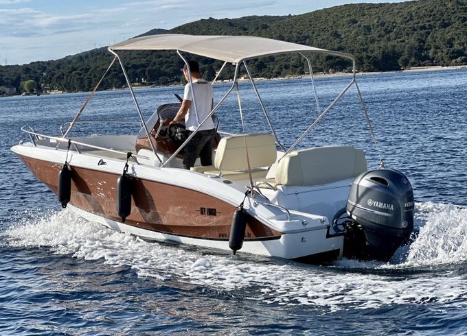 Sessa Marine Key Largo One