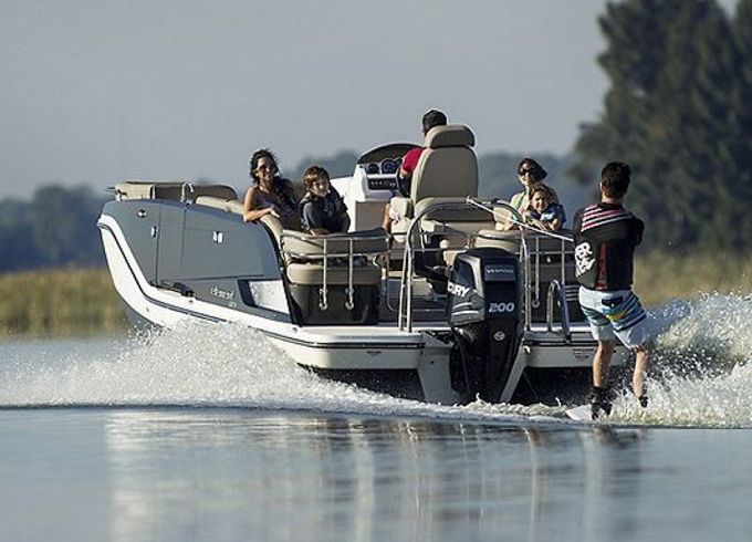 Bayliner Element XR7