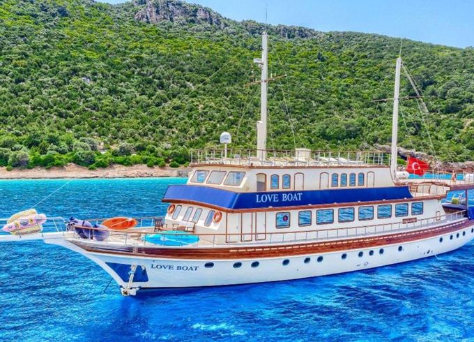 BODRUM SHIPYARDS LOVE BOAT