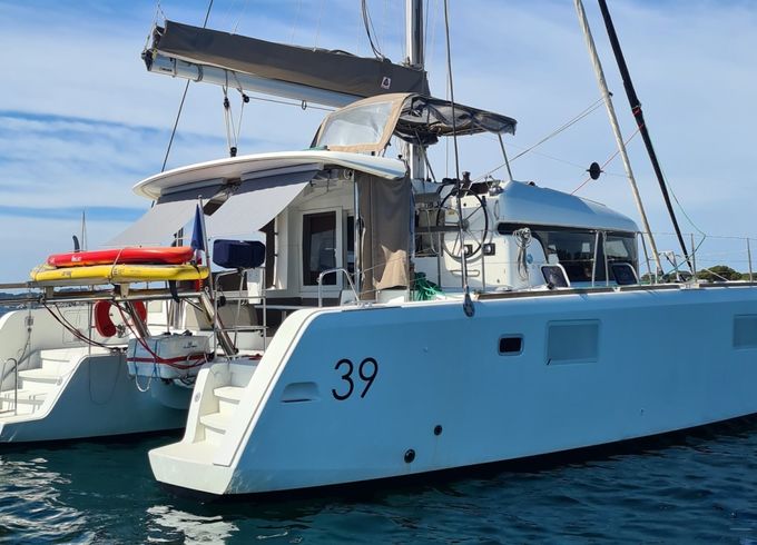 Lagoon 39