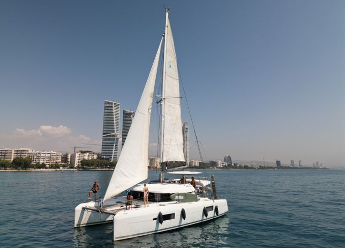 Lagoon 42