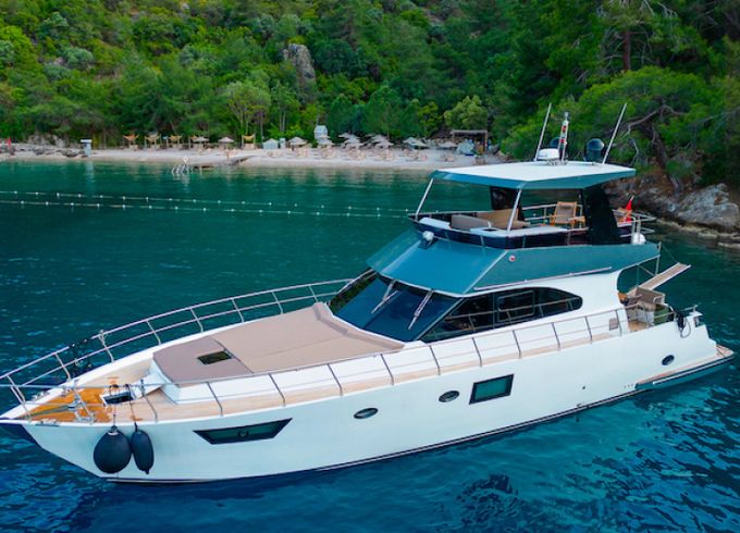Motoryacht - Golden Blue