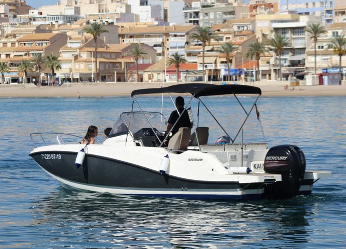 Quicksilver Activ 675 Open