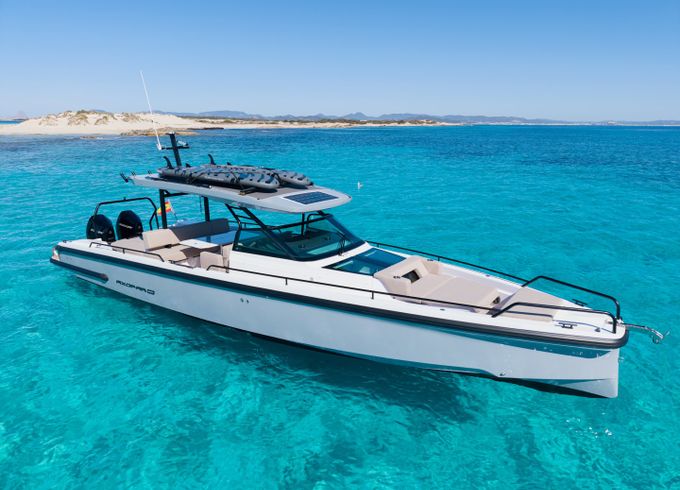 Axopar 37 Sun Top Mediterranean