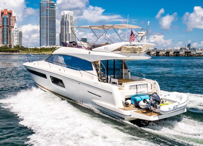 Prestige Yachts Whiskey &amp; Waves