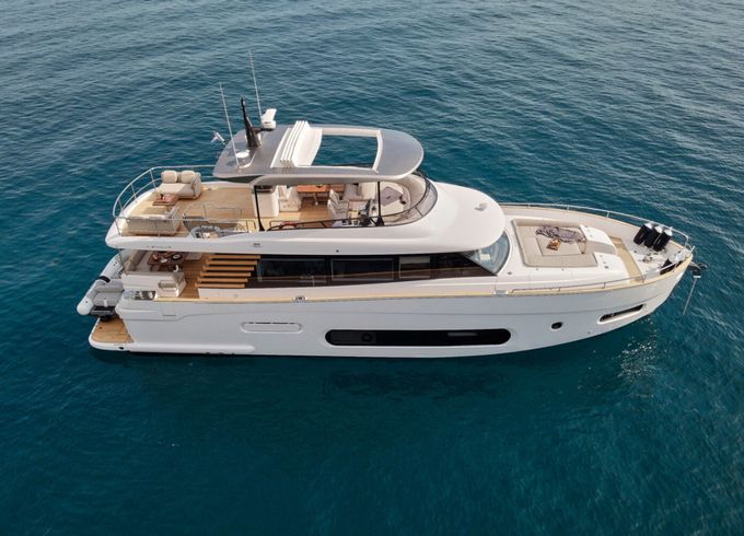 Azimut Magellano 66