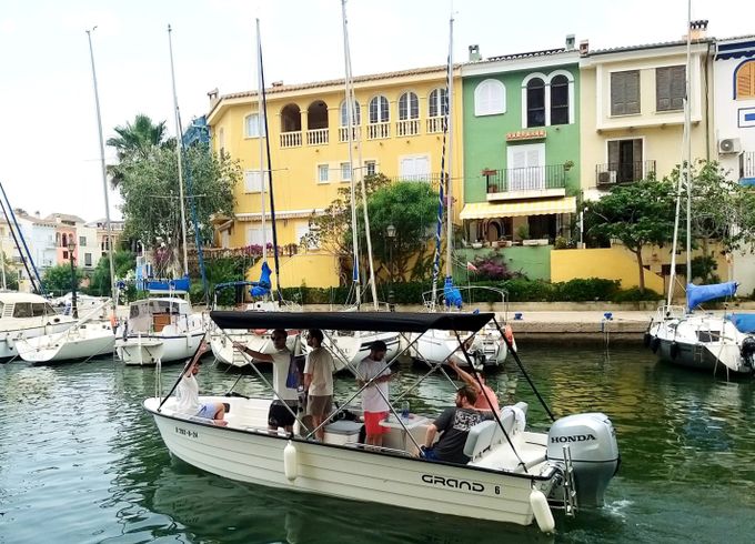 Grand Boats N585