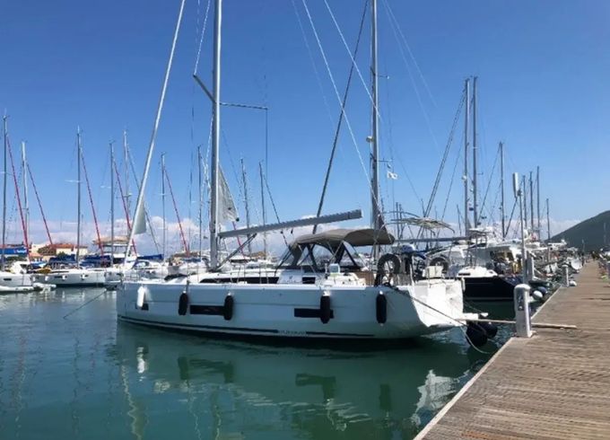 Dufour 470