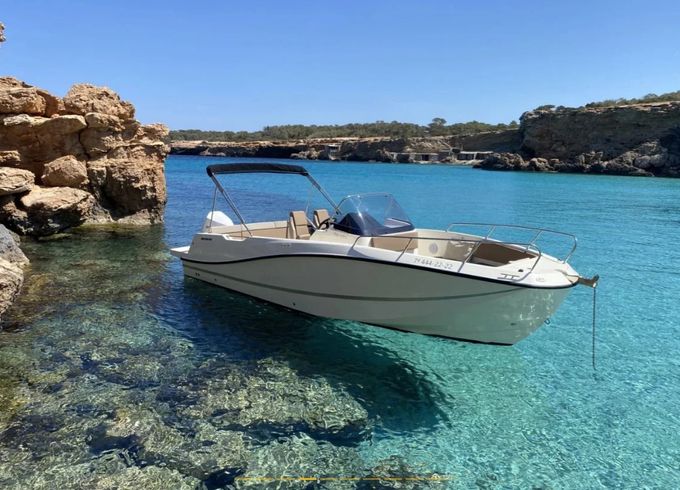 Quicksilver Activ 755 Open