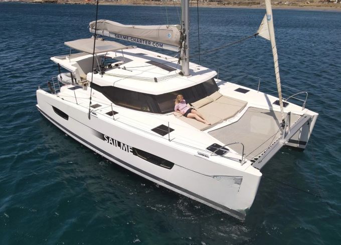 Fountaine Pajot Lucia 40