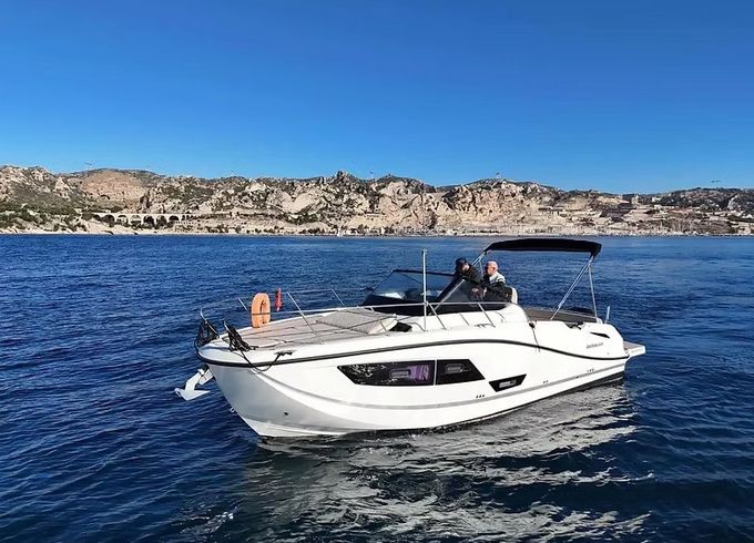 Quicksilver Activ 875 Sundeck