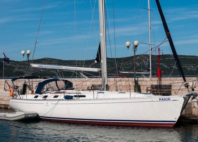 Dufour 45 Classic
