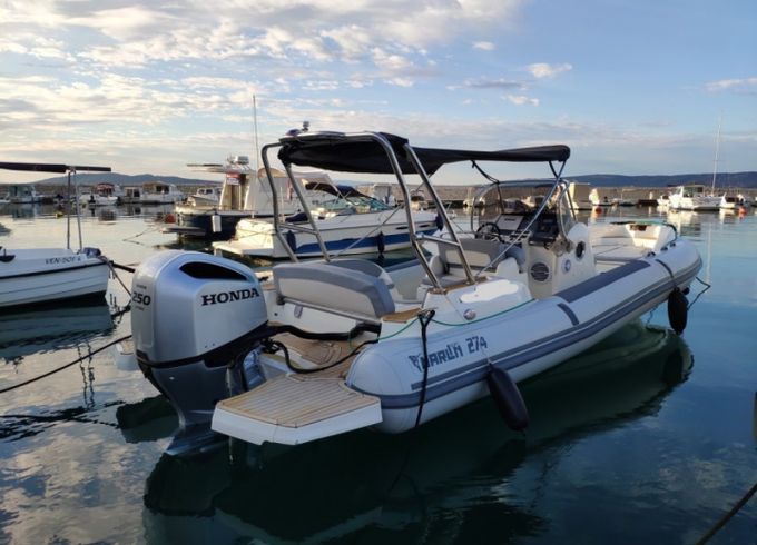 Marlin Boat 274