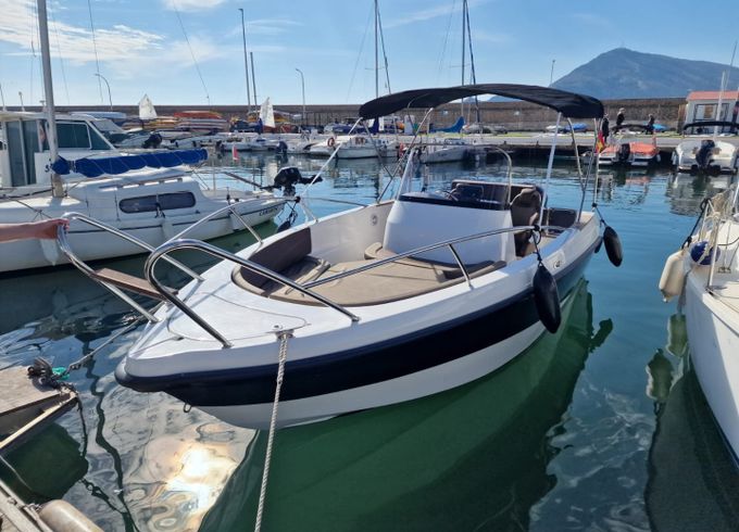 Polyester Yacht MARION 605