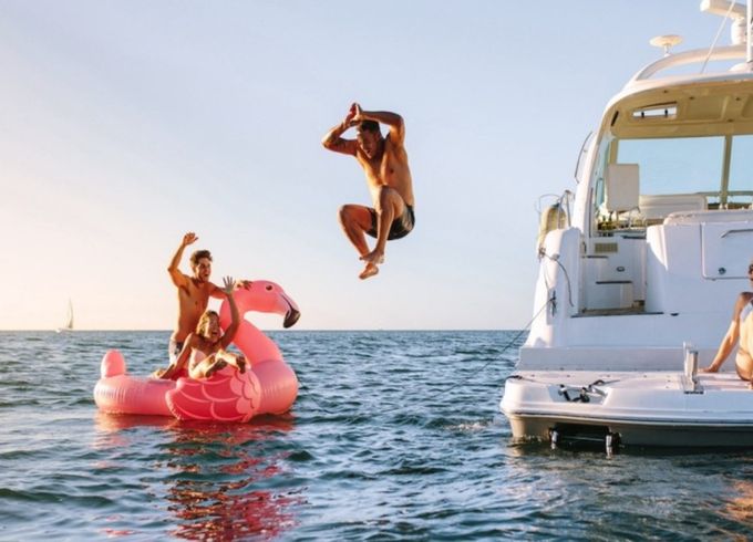 Sea Ray Sport Yacht 37ft