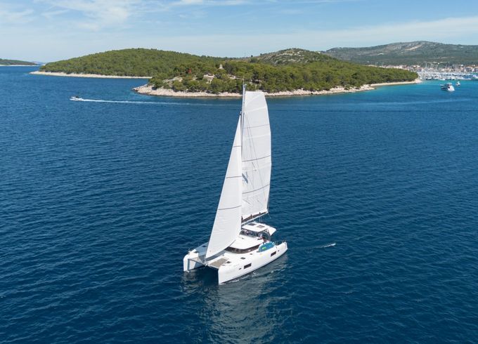 Lagoon 42
