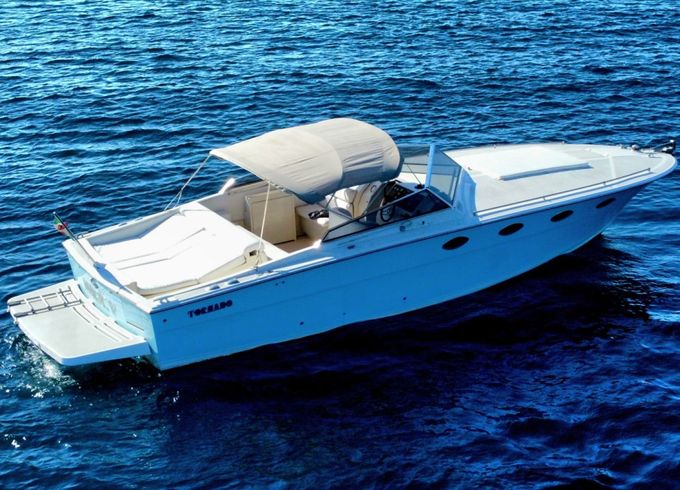 Tornado 38 Flush Deck