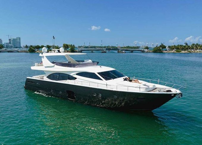 Ferretti Twe11ve