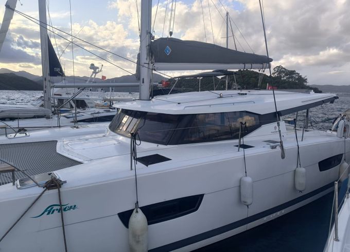 Fountaine Pajot Isla 40