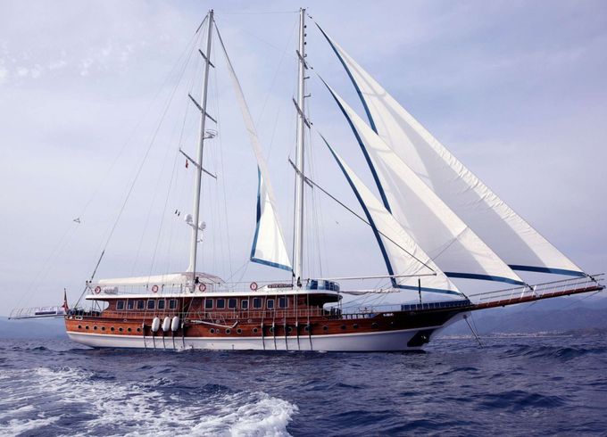 Admiral Marine QUEEN ATLANTIS
