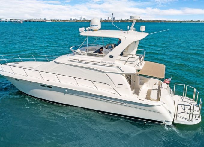 Sea Ray 550 Sedan Bridge