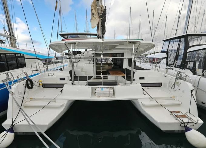 Lagoon 42