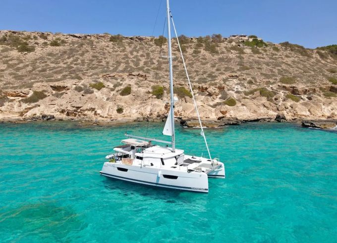 Fountaine Pajot Astrea 42