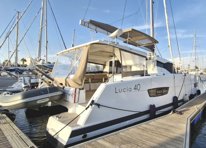 Fountaine Pajot Lucia 40