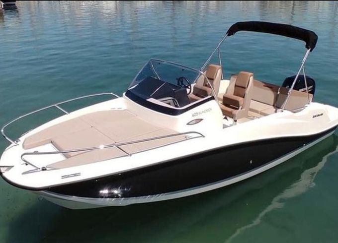 Quicksilver 605 Sundeck