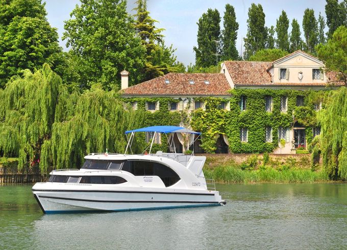 Houseboat Holidays Italia S.R.L. Minuetto 6